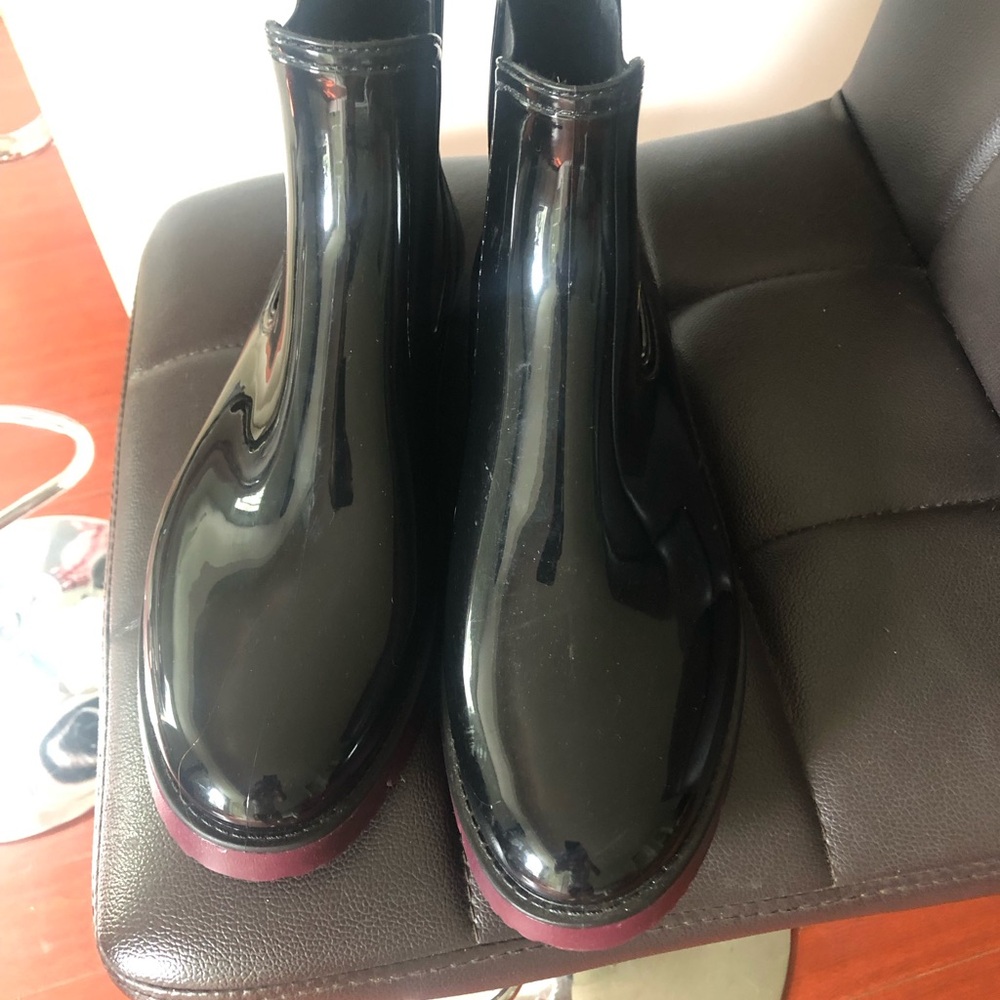 Matt & Nat Chelz Black Rain Ankle Booties size 10 - Picture 11 of 14
